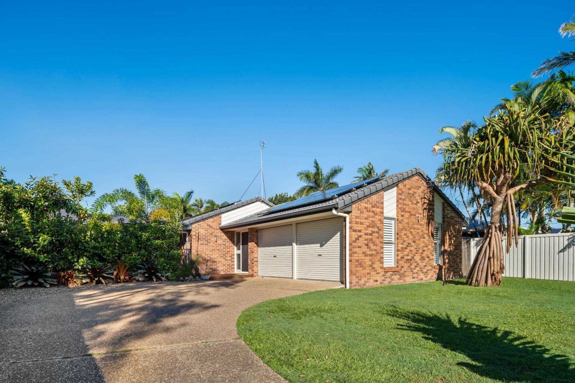 Sandy Dunes Retreat Pet-Friendly Wurtulla Home Kawana Waters Exterior photo